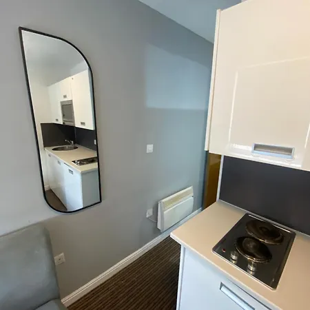 Service Apartment *